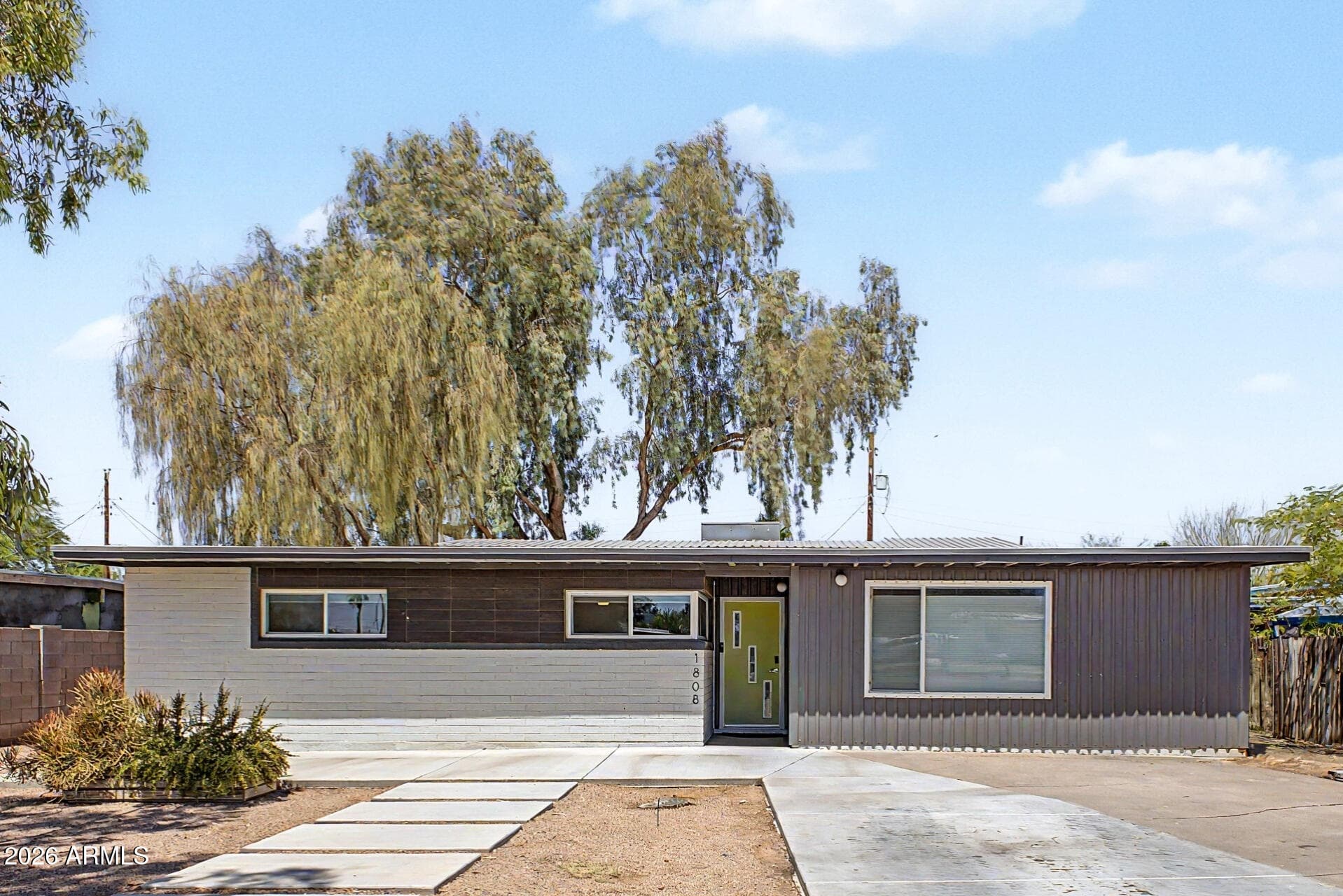 1808 N 80TH Place